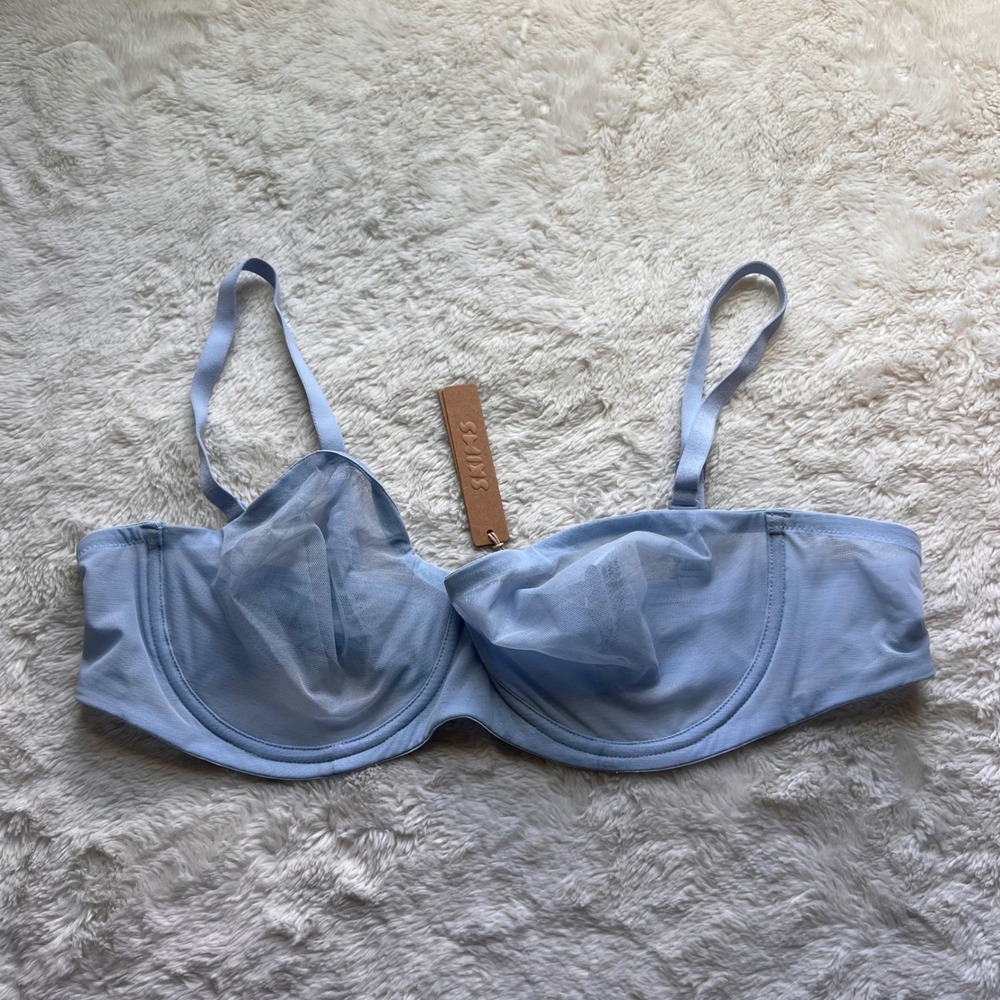 SKIMS Ultra Fine Mesh Strapless Bra Glacier Blue Size 42A BR-UWR-2209 NEW